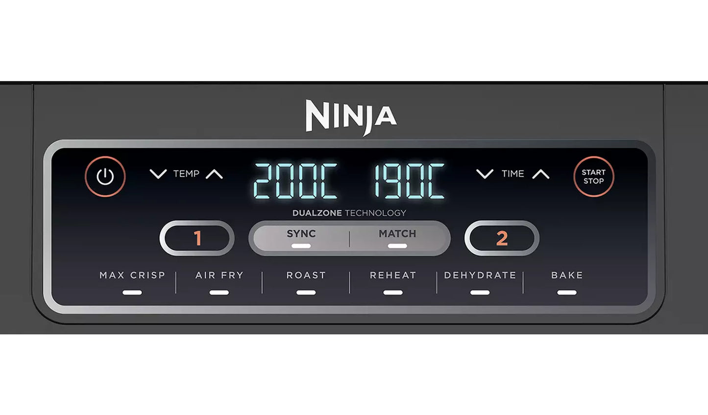 Ninja Foodi Dual Zone Air Fryer AF300UK 7.6L me dy sirtarë të pavarur 3.8L, 6 funksione gatimi, Sync, Match, temperaturë 40–240°C, fuqi 2400W, pjesë që lahen në enëlarëse dhe gatim me pak ose aspak vaj. Fritezë me ajër ideale për familje dhe përdorim të përditshëm në Shqipëri.