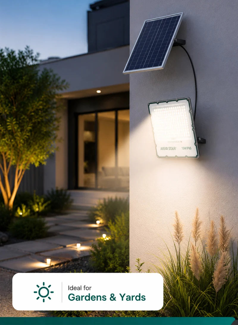 AKKO STAR AK503984 projektor LED solar 15W me panel diellor 22W, ndriçim 2400 lumen, dritë 6500K Daylight, mbrojtje IP65, telekomandë me dimmer dhe timer, kënd rrotullimi 270°, trup alumini Die-Cast dhe autonomi deri në 12 orë. Ideal për kopshte, oborre, parkingje, hyrje dhe ndriçim sigurie në Shqipëri.