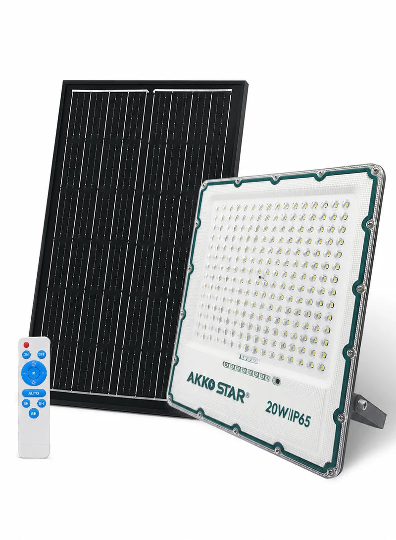 AKKO STAR AK503991 projektor LED solar 20W me panel diellor monokristalin, ndriçim 3200 lumen, dritë 6500K, mbrojtje IP65, telekomandë me kontroll të kohës dhe dritës, kënd ndriçimi 120°, karikim 5–6 orë dhe autonomi deri në 12 orë. Ideal për kopshte, oborre, parkingje, stadiume dhe ambiente të jashtme në Shqipëri.