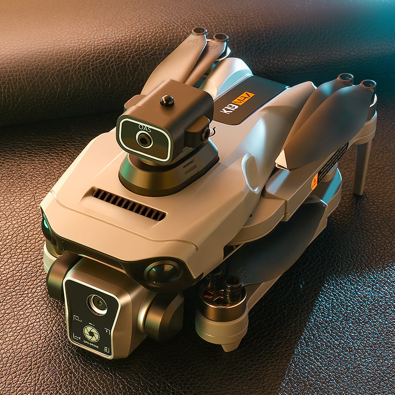 K19 MAX dron 4K me dy kamera HD, motorë Brushless, WiFi 5G, GPS, Optical Flow, distancë transmetimi deri në 2 km, fluturim 20–30 minuta, giroskop 6-aksësh, kontroll me aplikacion dhe gjeste, Headless Mode dhe dizajn i palosshëm. Dron profesional për foto dhe video ajrore në Shqipëri. 