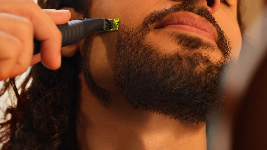 Makinë rroje Philips OneBlade QP1424/10 për fytyrë, rruajtjen, shkurtimin dhe stilimin e mjekrës
