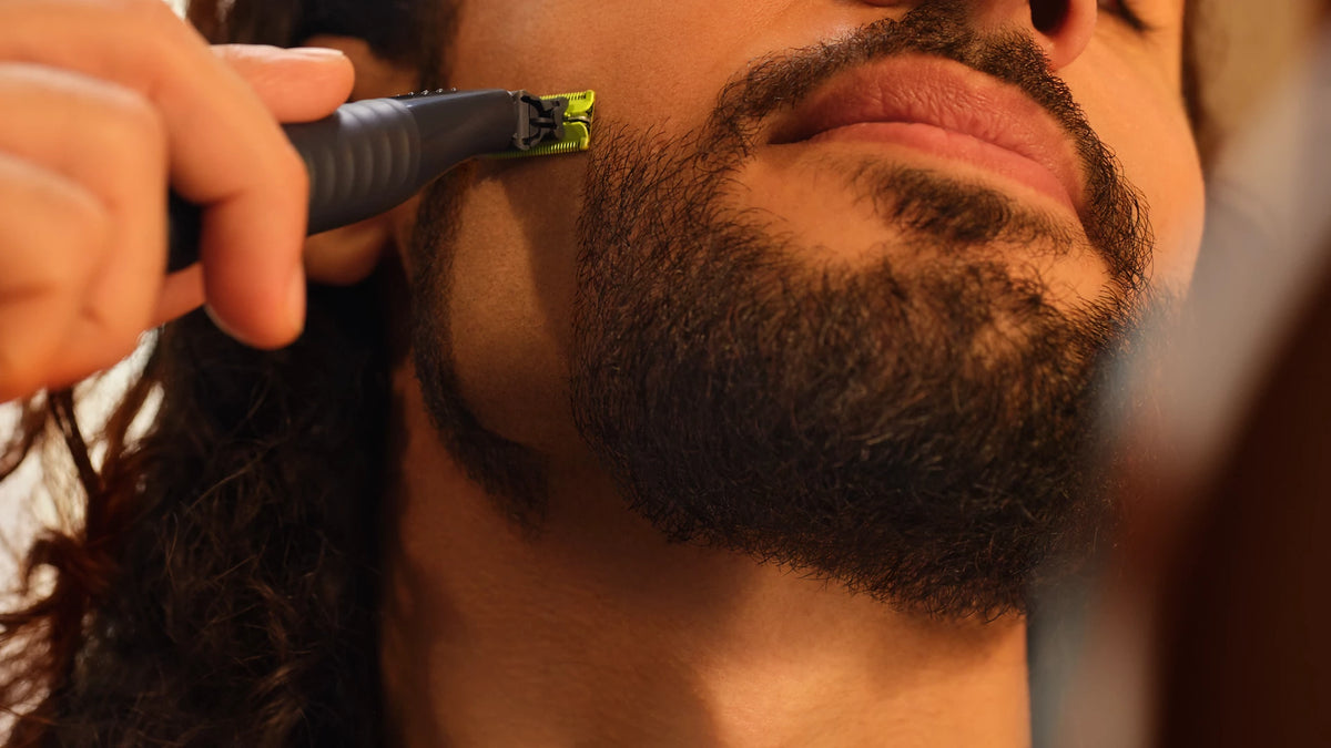 Makinë rroje Philips OneBlade QP1424/10 për fytyrë, rruajtjen, shkurtimin dhe stilimin e mjekrës