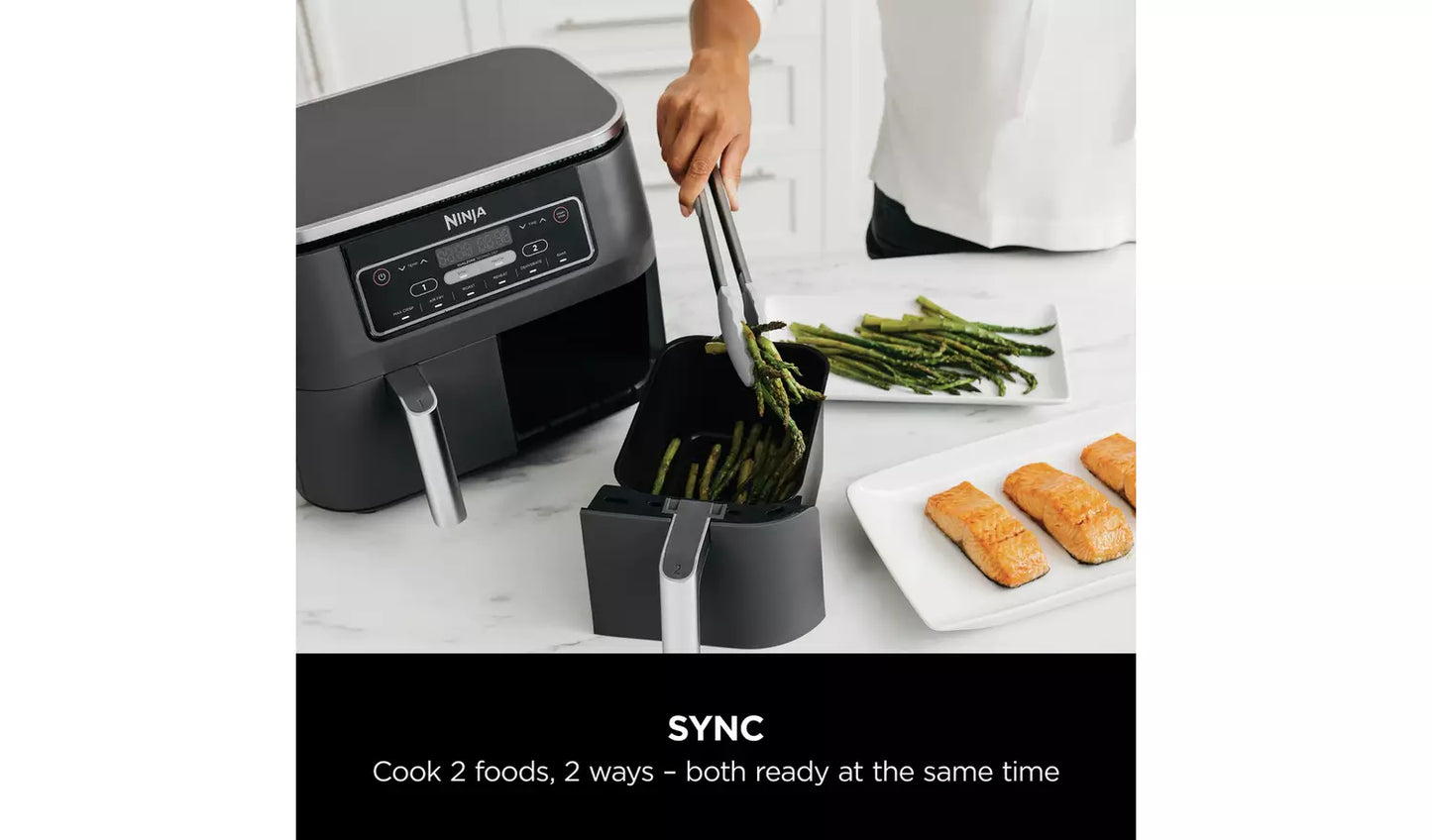 Ninja Foodi Dual Zone Air Fryer AF300UK 7.6L me dy sirtarë të pavarur 3.8L, 6 funksione gatimi, Sync, Match, temperaturë 40–240°C, fuqi 2400W, pjesë që lahen në enëlarëse dhe gatim me pak ose aspak vaj. Fritezë me ajër ideale për familje dhe përdorim të përditshëm në Shqipëri.