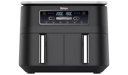 Ninja Foodi Dual Zone Air Fryer AF300UK 7.6L me dy sirtarë të pavarur 3.8L, 6 funksione gatimi, Sync, Match, temperaturë 40–240°C, fuqi 2400W, pjesë që lahen në enëlarëse dhe gatim me pak ose aspak vaj. Fritezë me ajër ideale për familje dhe përdorim të përditshëm në Shqipëri.