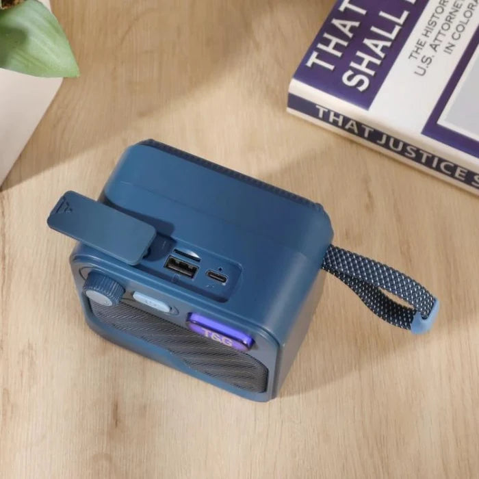 T&G TG701 altoparlant Bluetooth portativ 5W me Bluetooth 5.3, TWS Stereo, bateri 1200mAh, Radio FM, USB, kartë TF, drita LED RGB dhe funksion Hands-Free. Altoparlant kompakt ideal për shtëpi, udhëtime, plazh, kamping dhe përdorim të përditshëm.